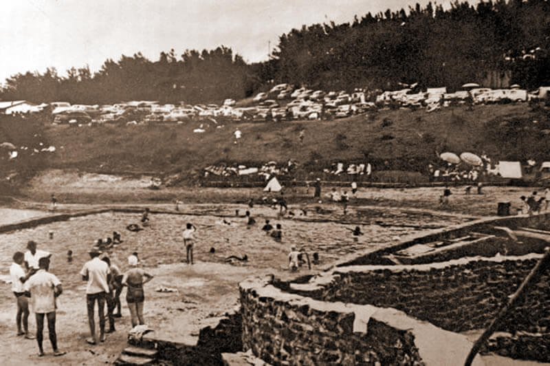 the tidal pool and salt rock hotel 1950s